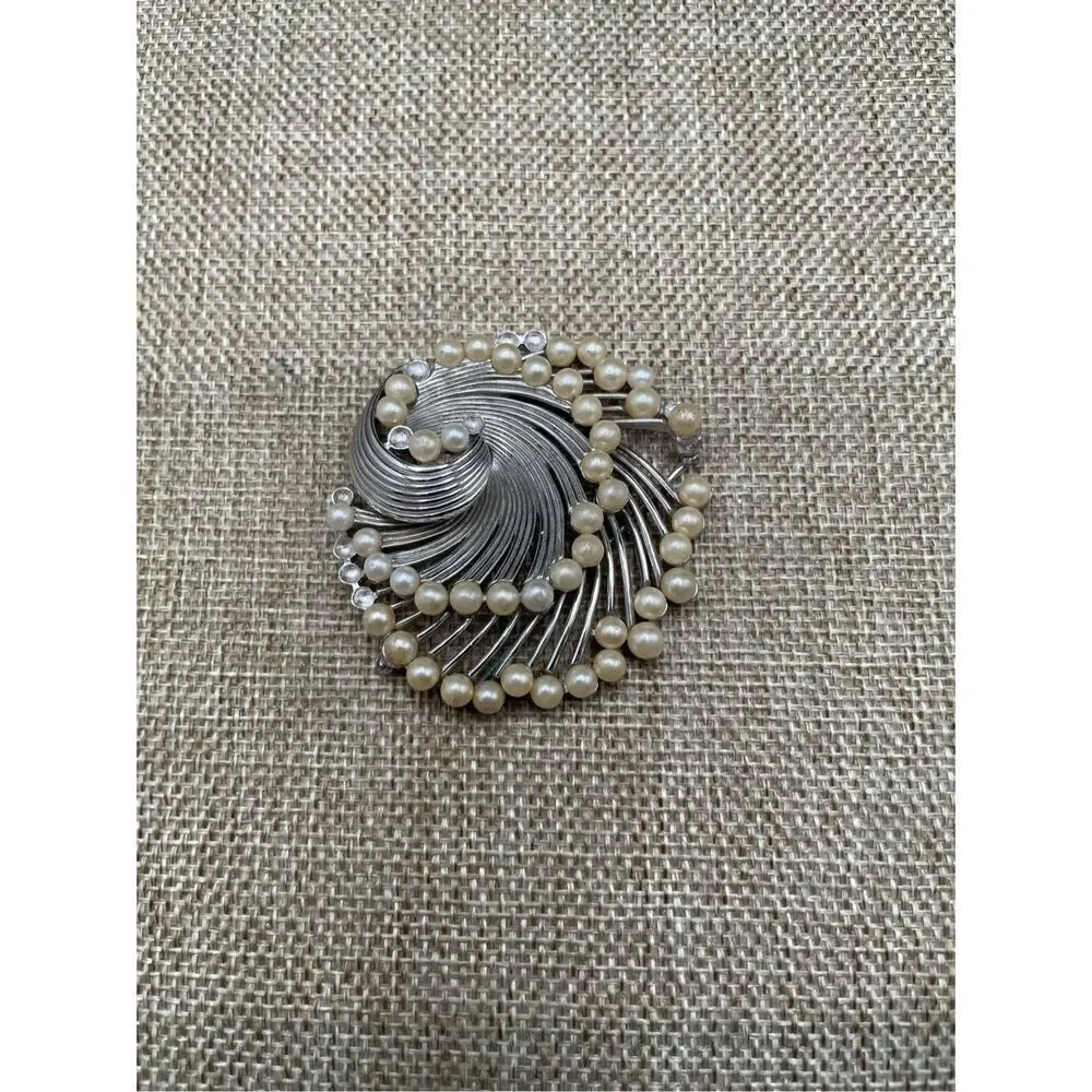 Trifari good vintage